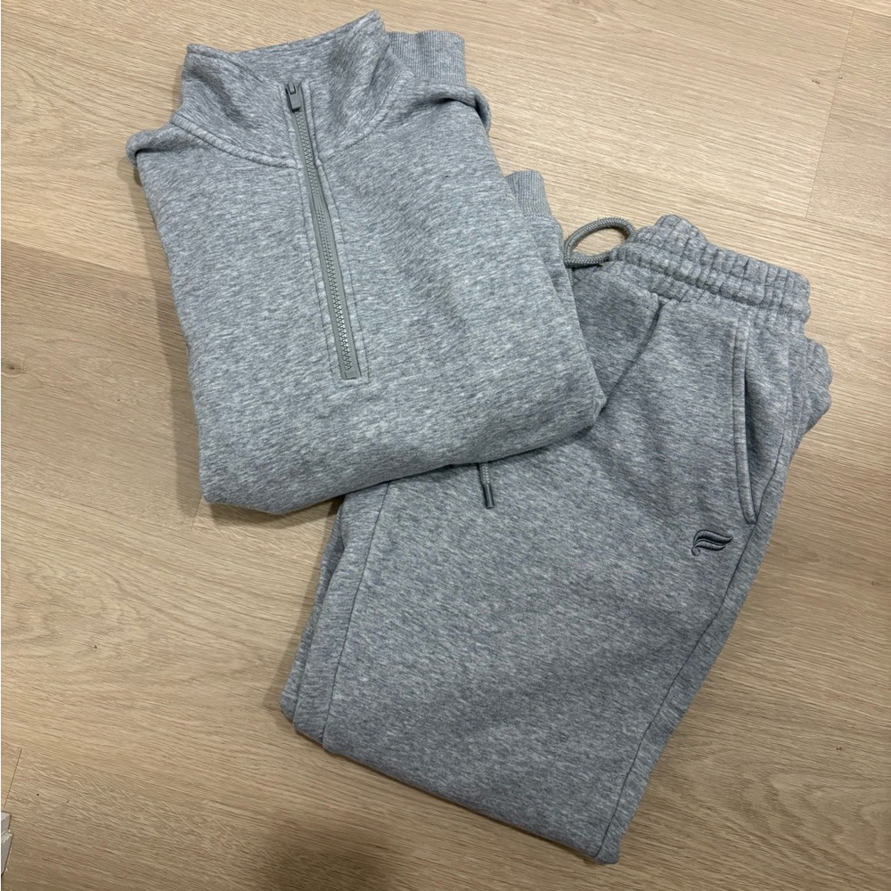 Fabletics | Heather Gray Quarter-Zip Sweatshirt and Sweatpants Set